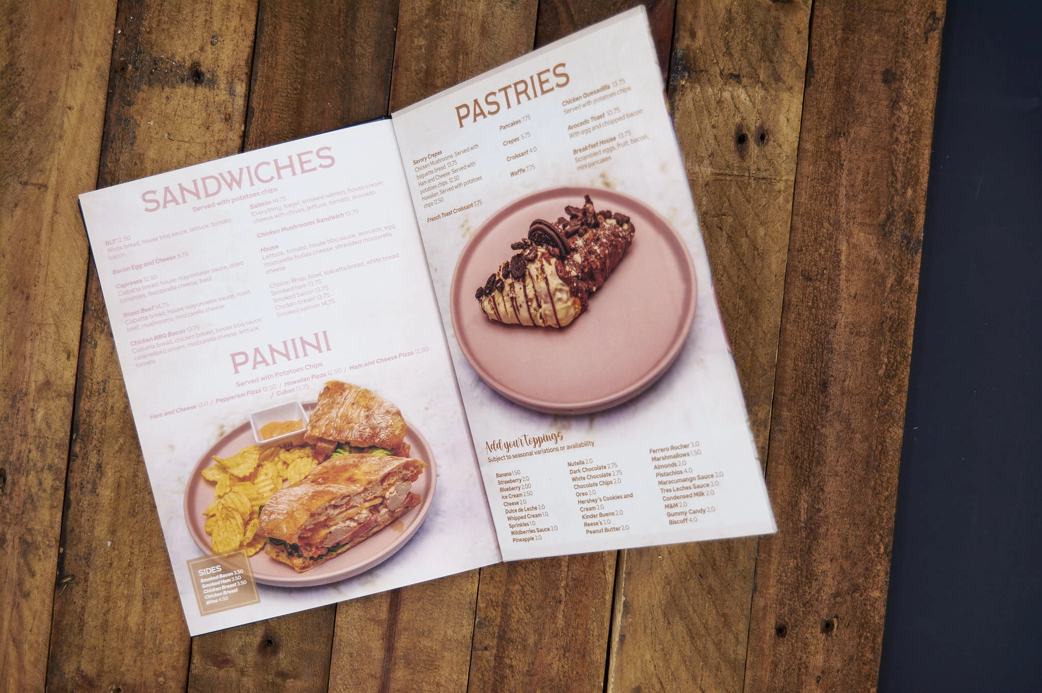 Carta menú en propalcote 300 con laminado, pasta dura y broche metálico