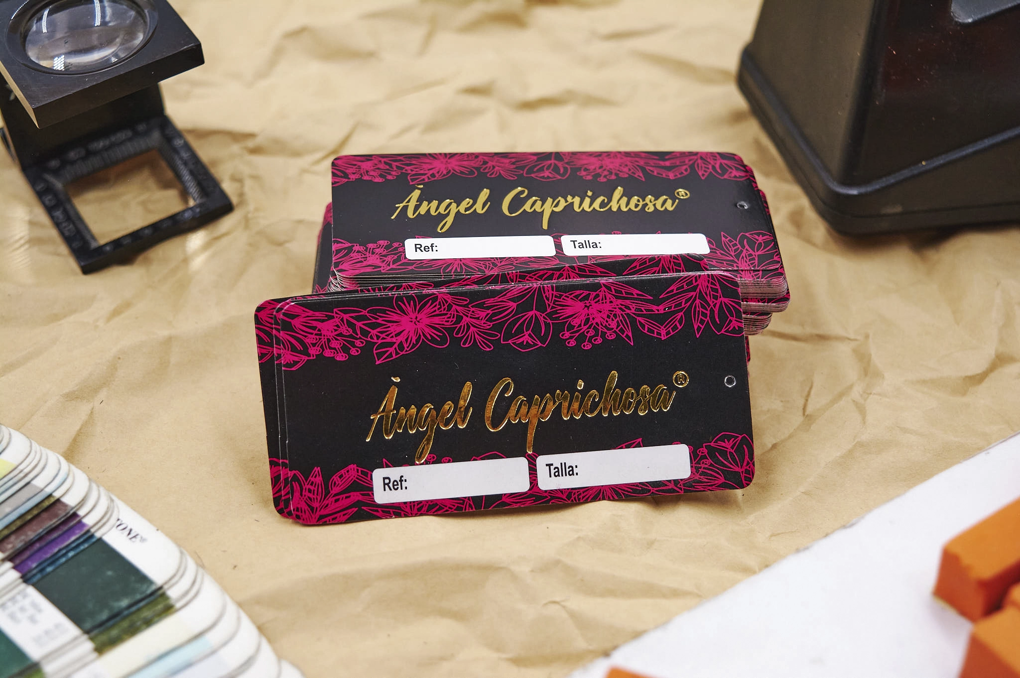 Etiqueta estampada premium